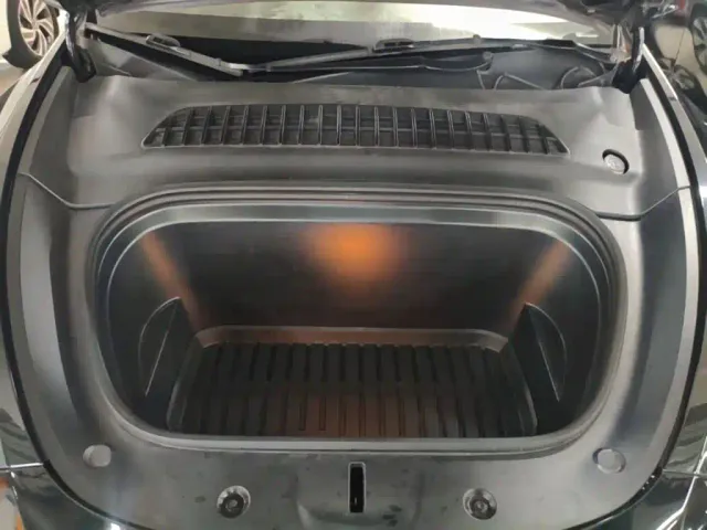 Tesla Model Y — Фото автомобиля 19