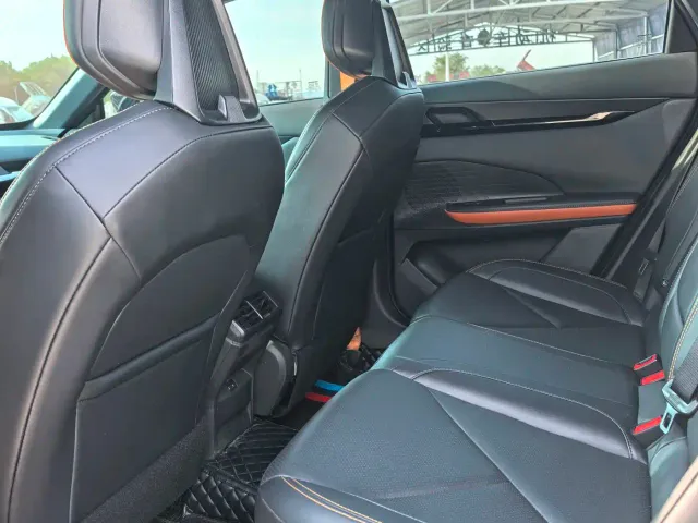 Changan Changan UNI-V 2022 1.5T Premium Model — Фото автомобиля 5