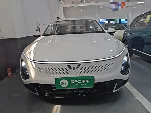 Wuling Starlight — Фото автомобиля 2