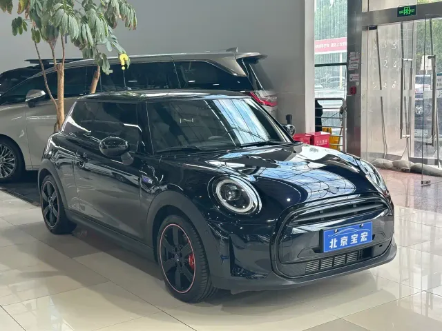MINI Hatch — Фото автомобиля 3