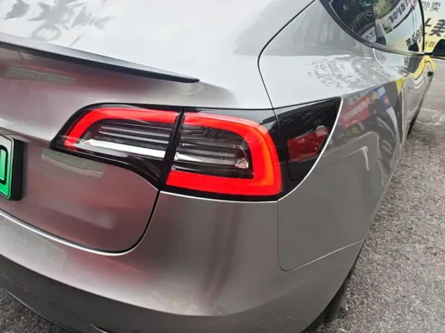 Tesla Model 3 — Фото автомобиля 23