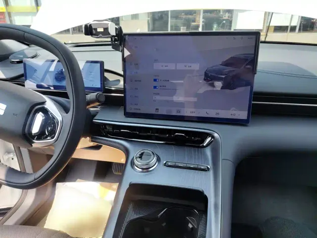 Geely Galaxy E5 — Фото автомобиля 9