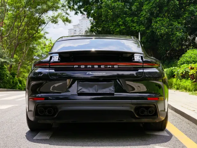 Porsche Panamera — Фото автомобиля 8