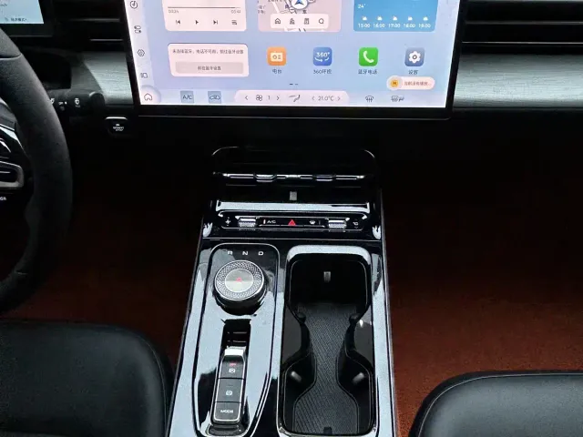 Wuling Starlight — Фото автомобиля 18