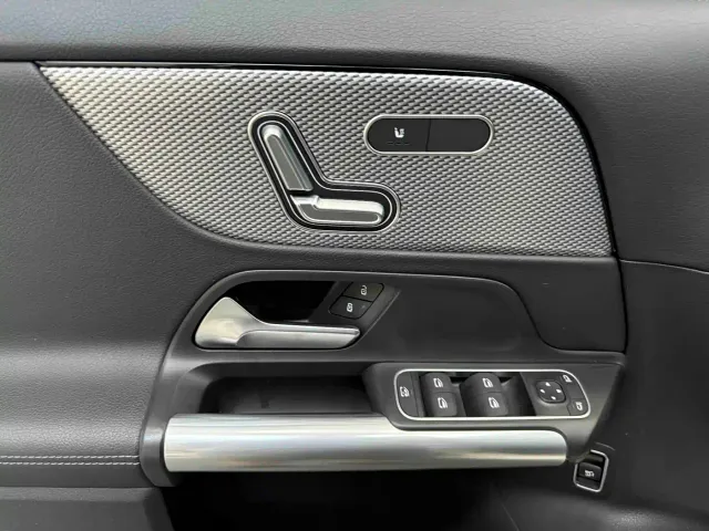 Mercedes-Benz GLA-Class — Фото автомобиля 11