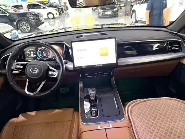 GAC Trumpchi GS8 — Фото автомобиля 7