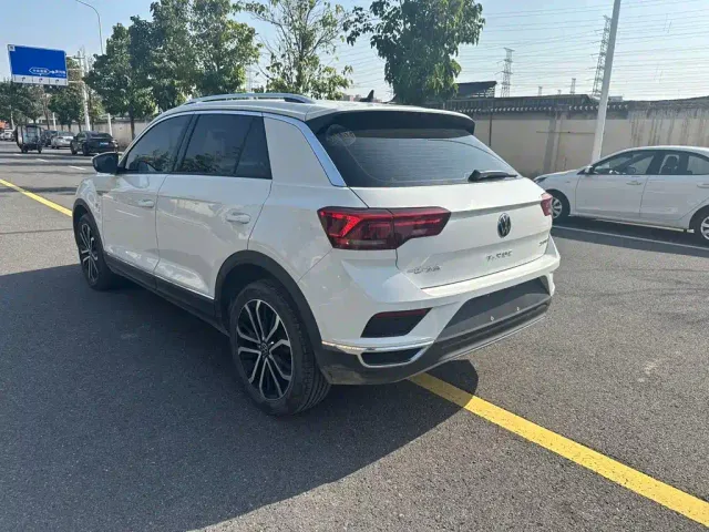 Volkswagen T-Roc — Фото автомобиля 13