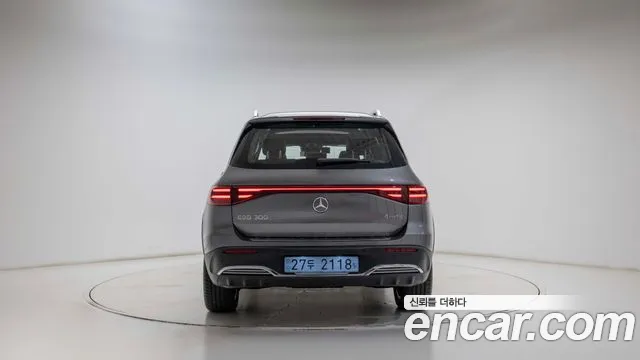 Mercedes-Benz EQB — Фото автомобиля 4