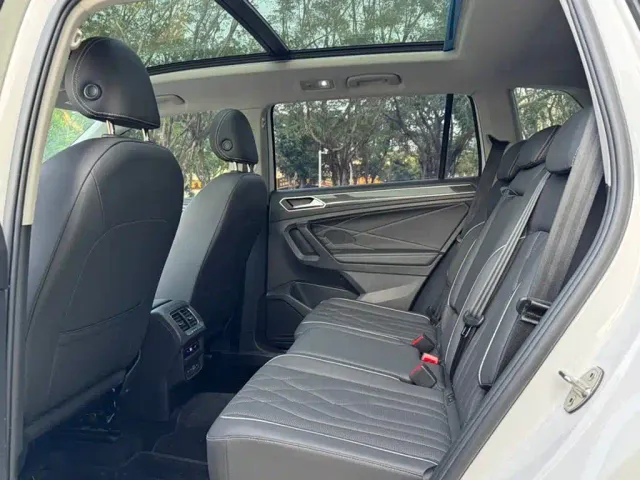 Volkswagen Tiguan L — Фото автомобиля 4