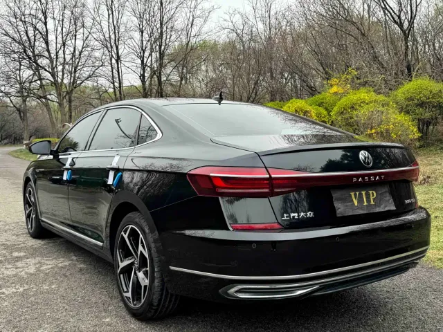 Volkswagen Passat — Фото автомобиля 4