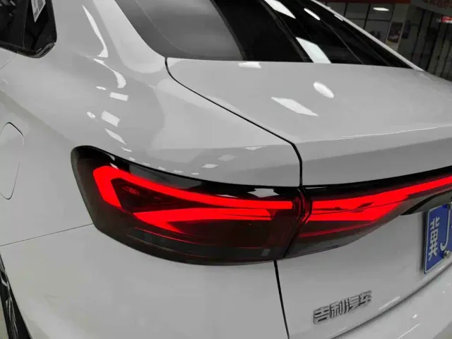 Geely Emgrand — Фото автомобиля 24