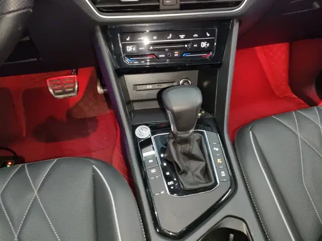 Volkswagen Tiguan L — Фото автомобиля 9