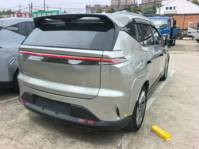 Hycan Z03 — Фото автомобиля 4