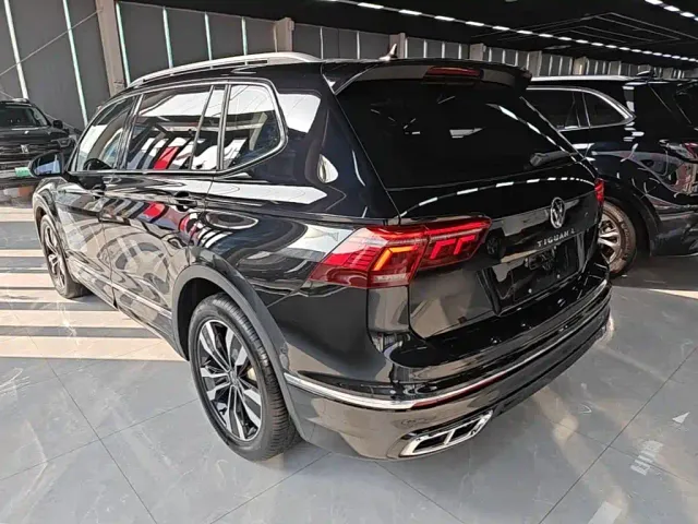 Volkswagen Tiguan L — Фото автомобиля 4