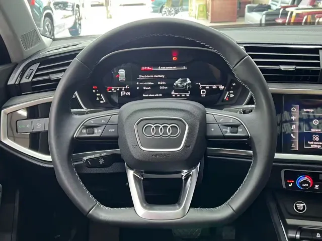 Audi Q3 — Фото автомобиля 10