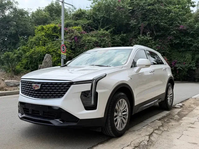 Фотография автомобиля — Cadillac XT4
