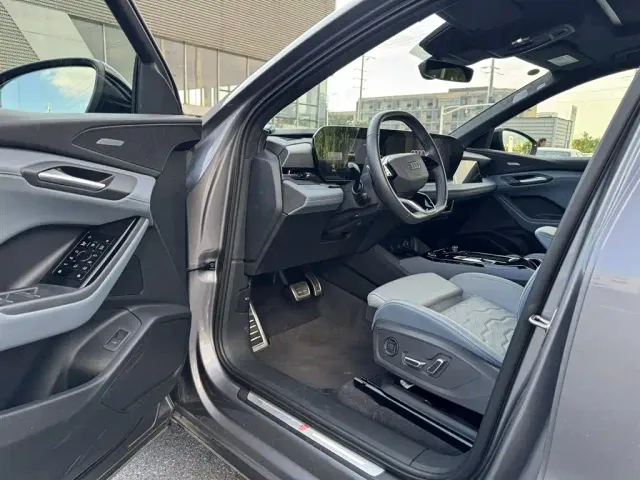Audi Q6L e-tron — Фото автомобиля 5