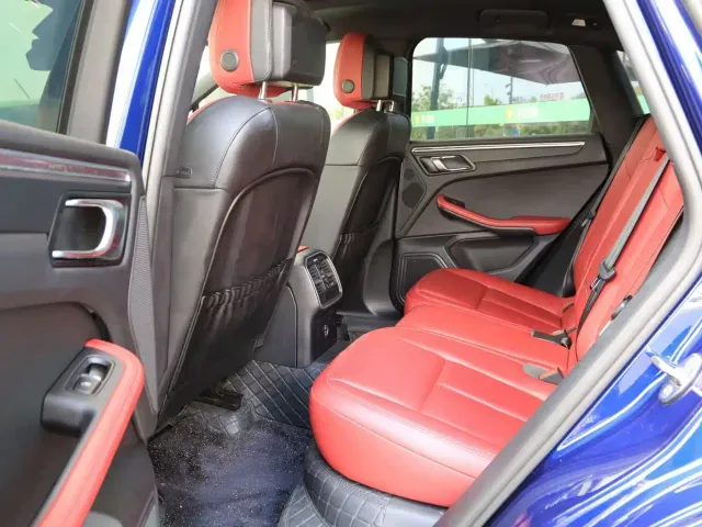 Porsche Macan — Фото автомобиля 4
