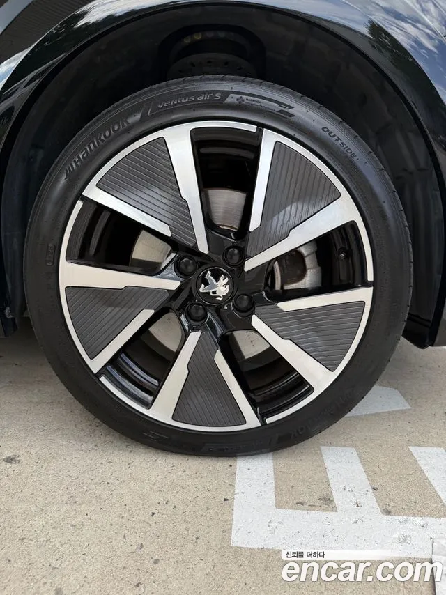 Peugeot 208 — Фото автомобиля 18