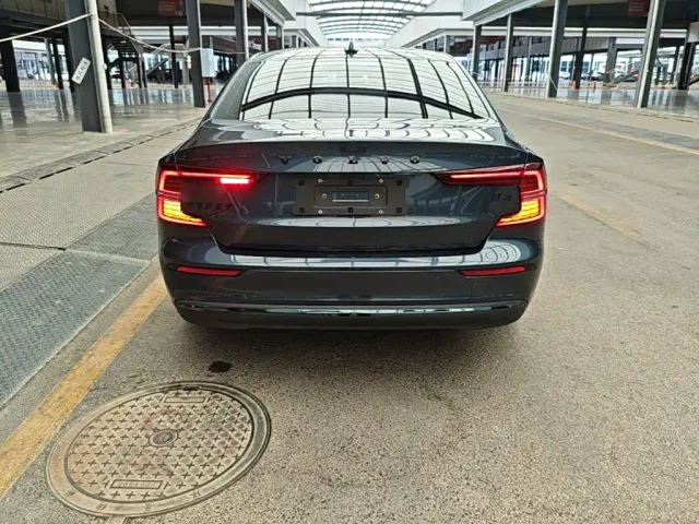 Volvo S60 — Фото автомобиля 5