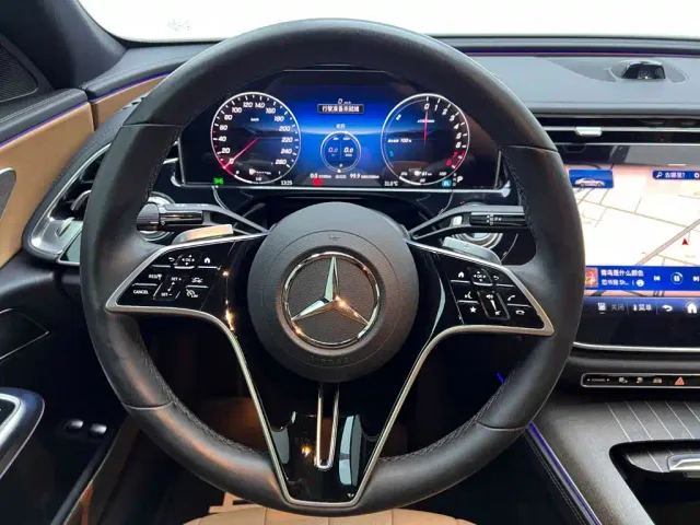 Mercedes-Benz E-Class — Фото автомобиля 20