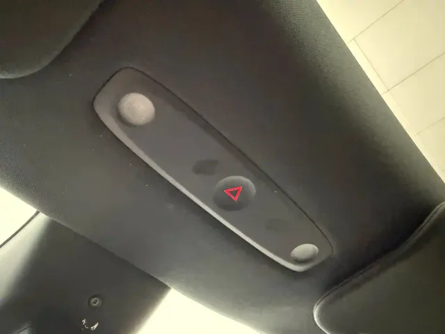 Tesla Model Y — Фото автомобиля 13