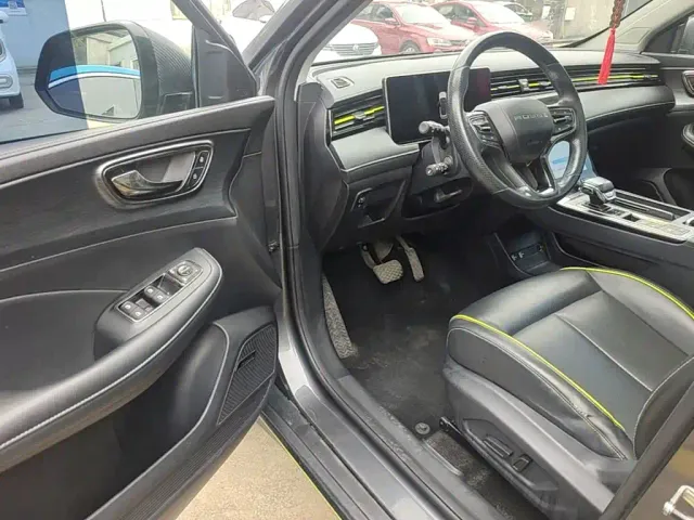Roewe RX5 — Фото автомобиля 15
