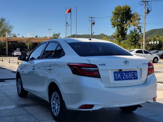 Toyota Vios — Фото автомобиля 6