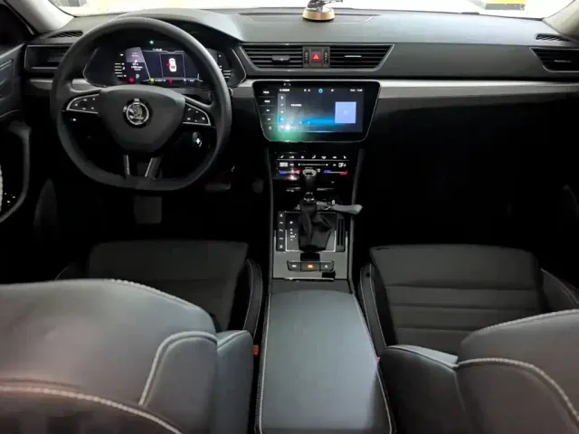 Skoda Superb — Фото автомобиля 9
