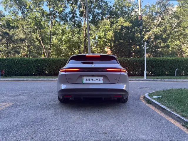 Nio ET5 Touring — Фото автомобиля 4