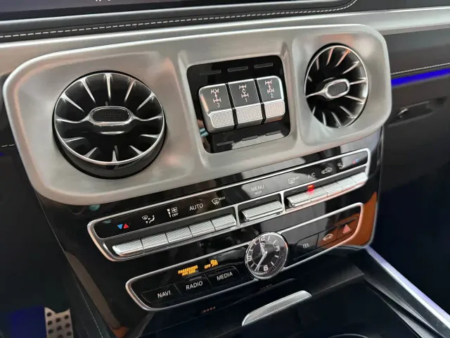 Mercedes-Benz G-Class — Фото автомобиля 14