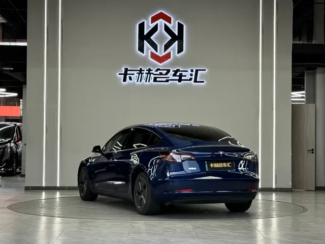Tesla Model 3 — Фото автомобиля 7