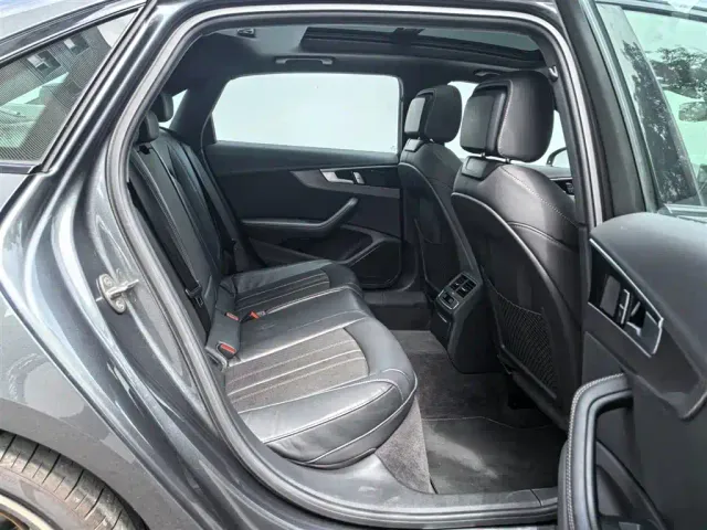 Audi A4L — Фото автомобиля 13