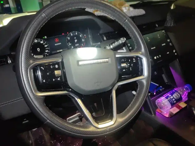 Land Rover Discovery Sport — Фото автомобиля 15