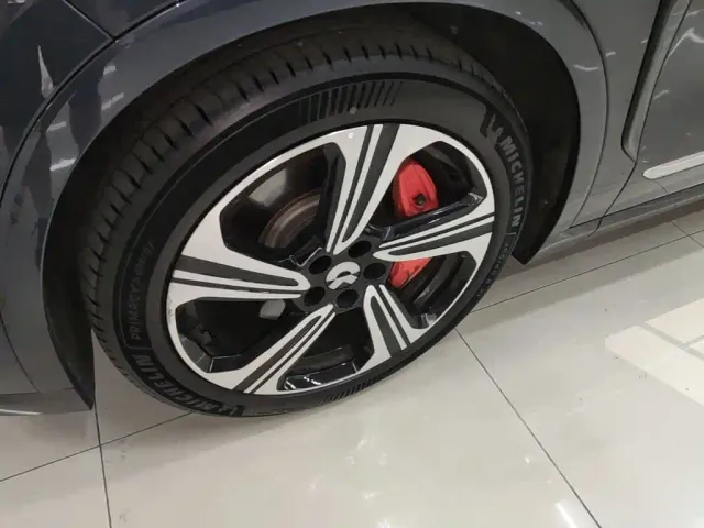 Nio ES8 — Фото автомобиля 22