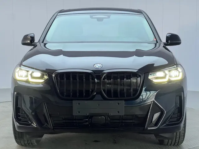 BMW iX3 — Фото автомобиля 2