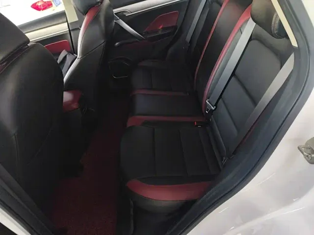 Geely Binyue — Фото автомобиля 16