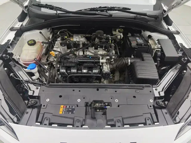 Roewe i5 — Фото автомобиля 6