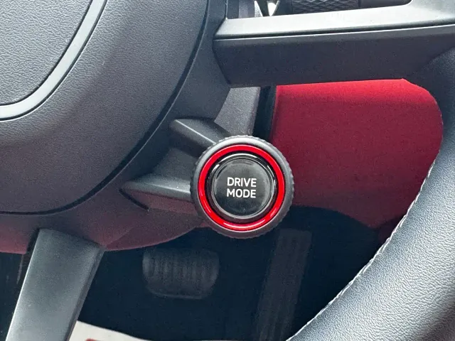 Xiaomi Auto Xiaomi SU7 2024 RWD Ultra Long Range Advanced Smart Driving Pro Edition — Фото автомобиля 29