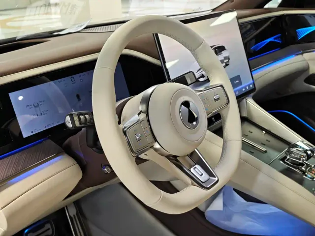 Denza Z9GT — Фото автомобиля 7