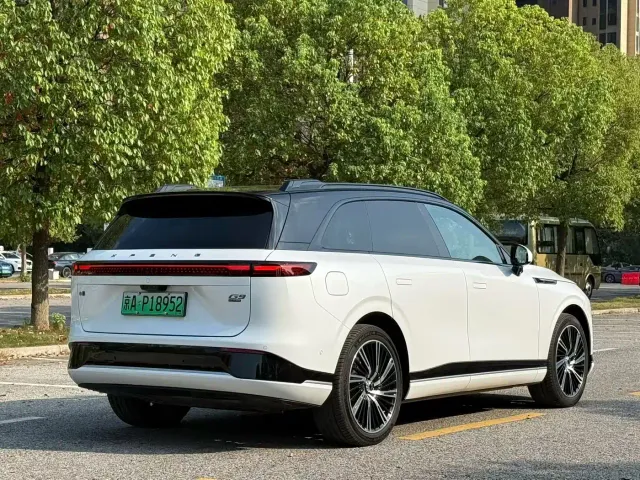 Xpeng G9 — Фото автомобиля 9