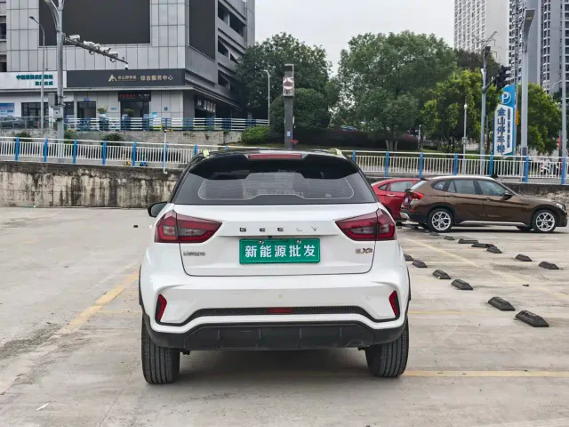 Geely Geometry EX3 Kung Fu Bull — Фото автомобиля 4