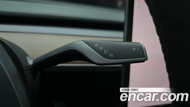 Tesla Model 3 — Фото автомобиля 12