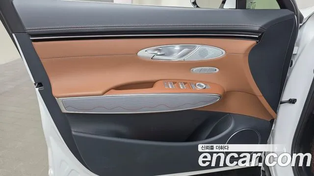 Genesis GV70 2.5T Бензин AWD — Фото автомобиля 22