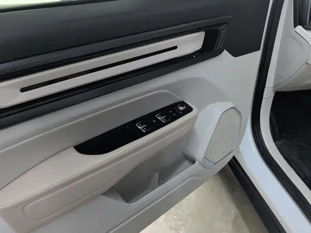 Geely ICON — Фото автомобиля 7