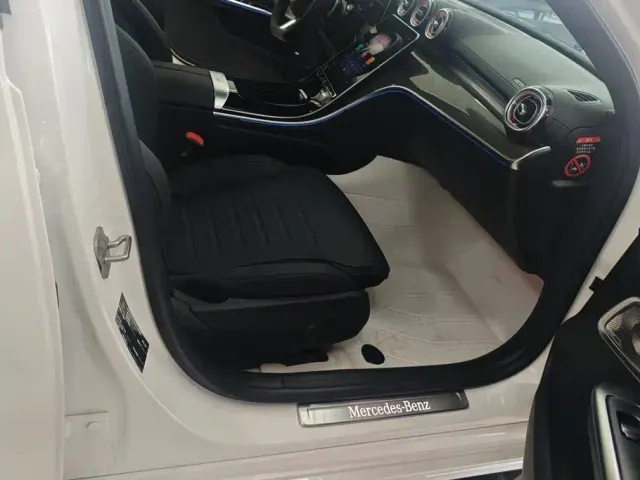 Mercedes-Benz C-Class — Фото автомобиля 8