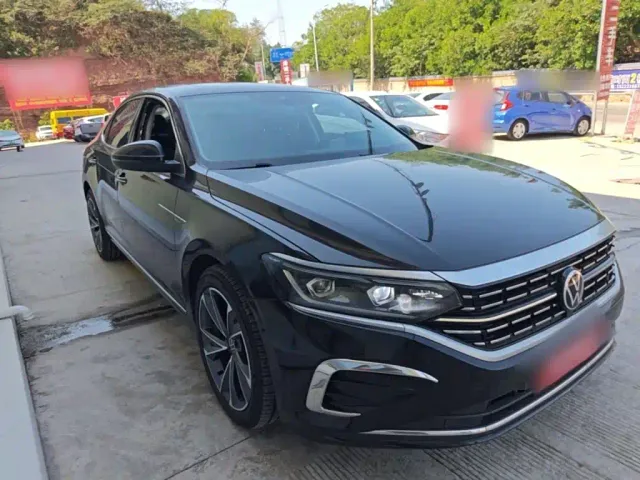 Volkswagen Passat — Фото автомобиля 3