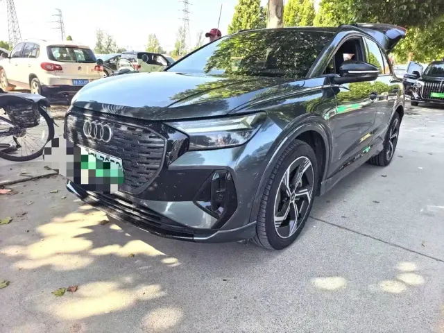 Фотография автомобиля — Audi Q4 e-tron