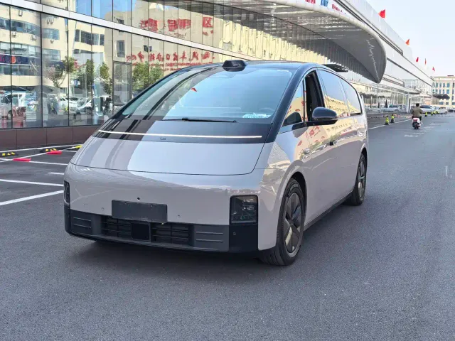 Фотография автомобиля — Li Auto MEGA