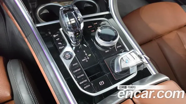 BMW 8 Series G15 — Фото автомобиля 12
